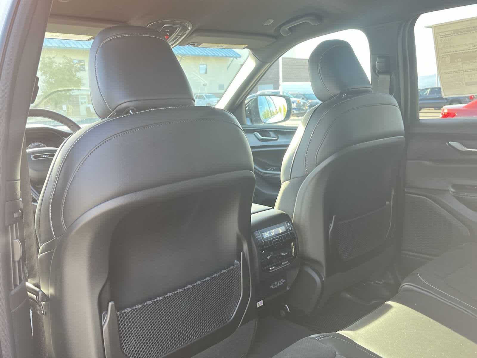 Thumbnail: 2025 Jeep Grand Cherokee - 14