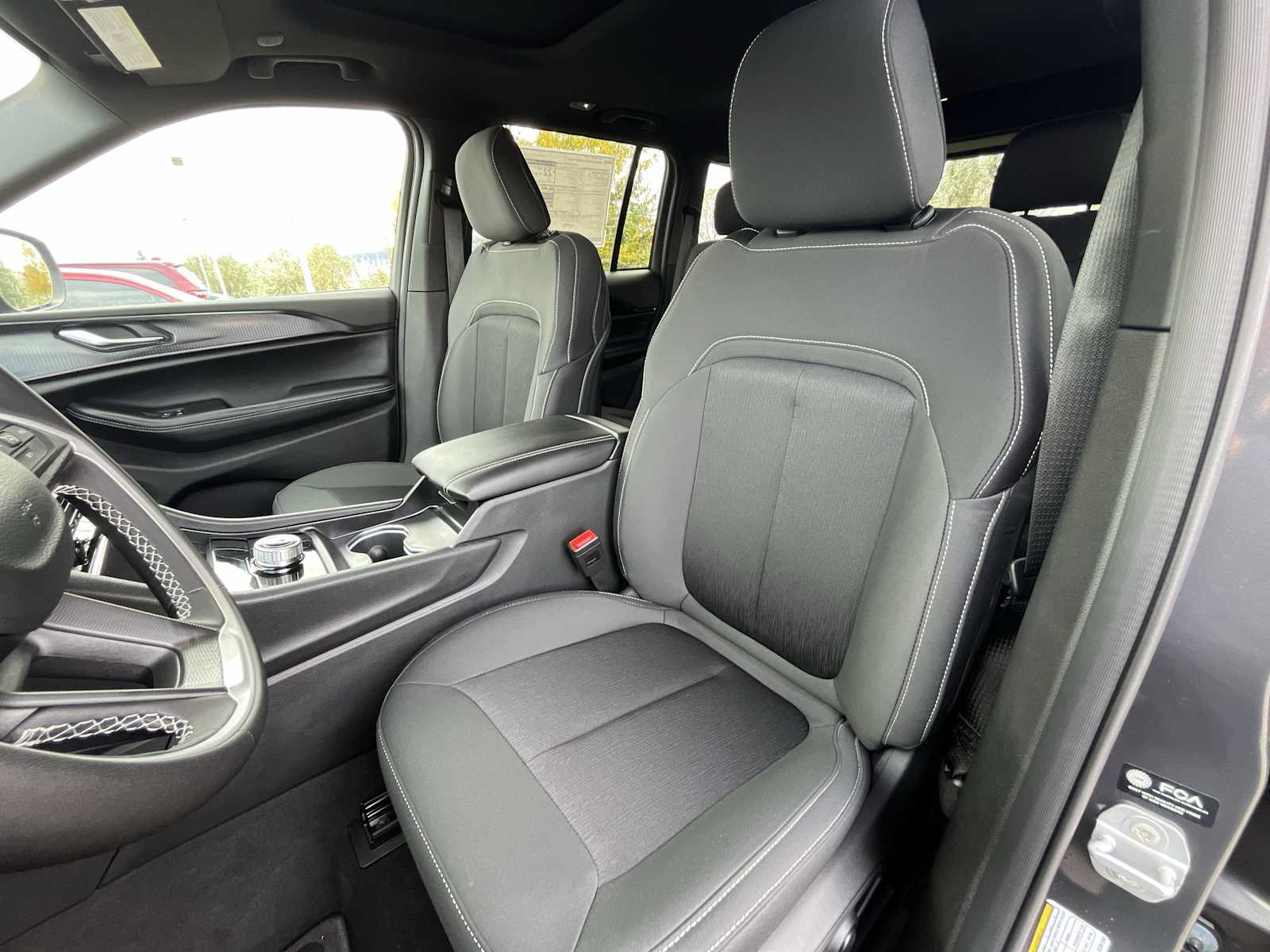 Thumbnail: 2025 Jeep Grand Cherokee - 11