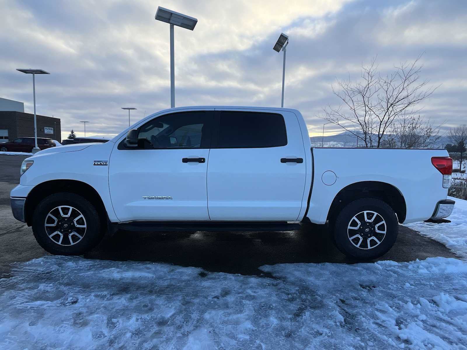 Thumbnail: 2011 Toyota Tundra - 3