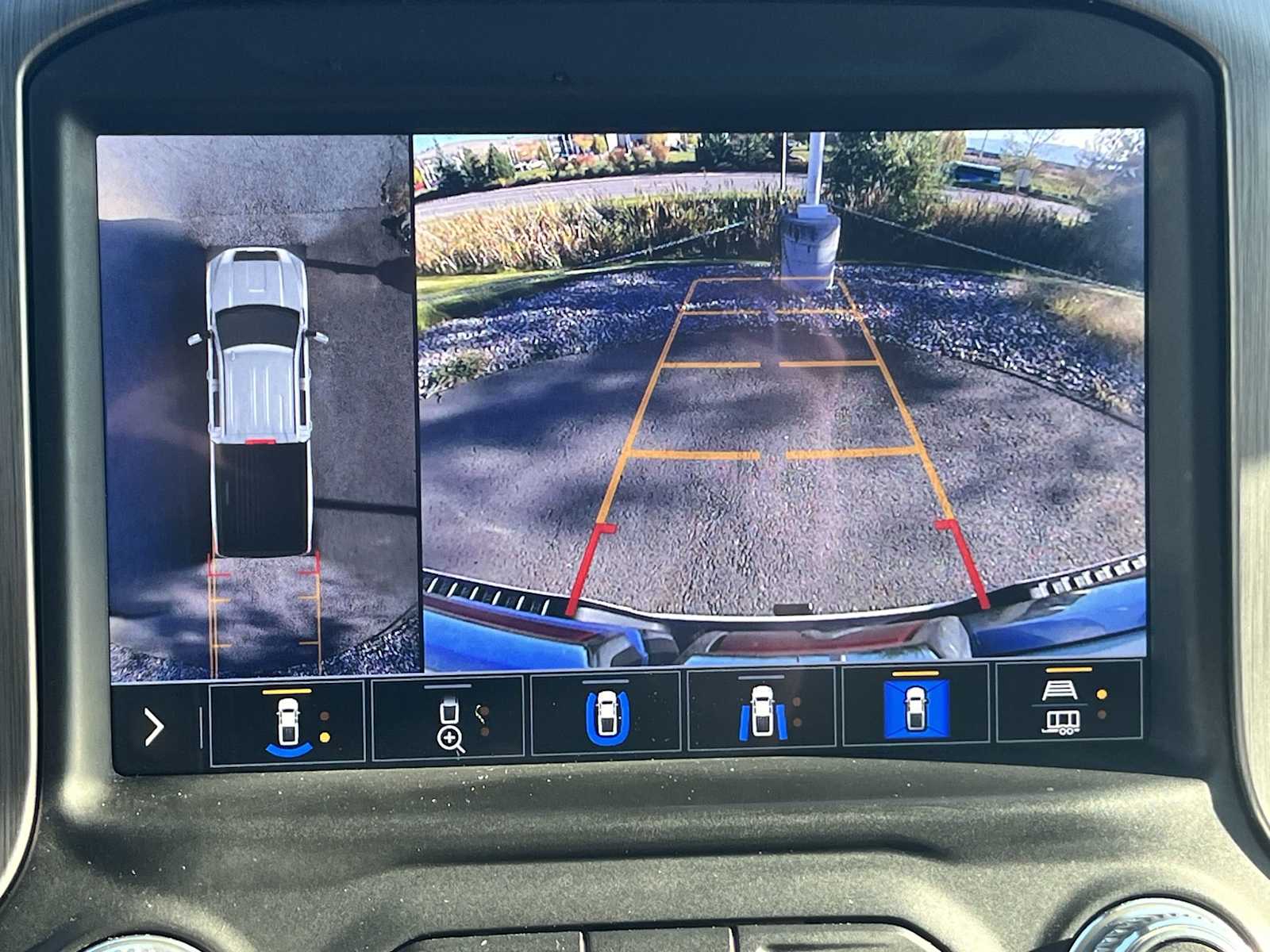 Thumbnail: 2021 GMC Sierra 3500 - 25