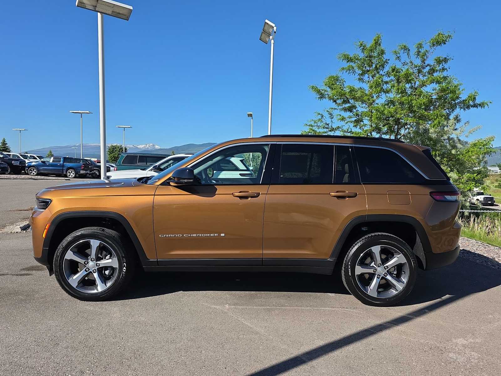 Thumbnail: 2026 Jeep Grand Cherokee - 3