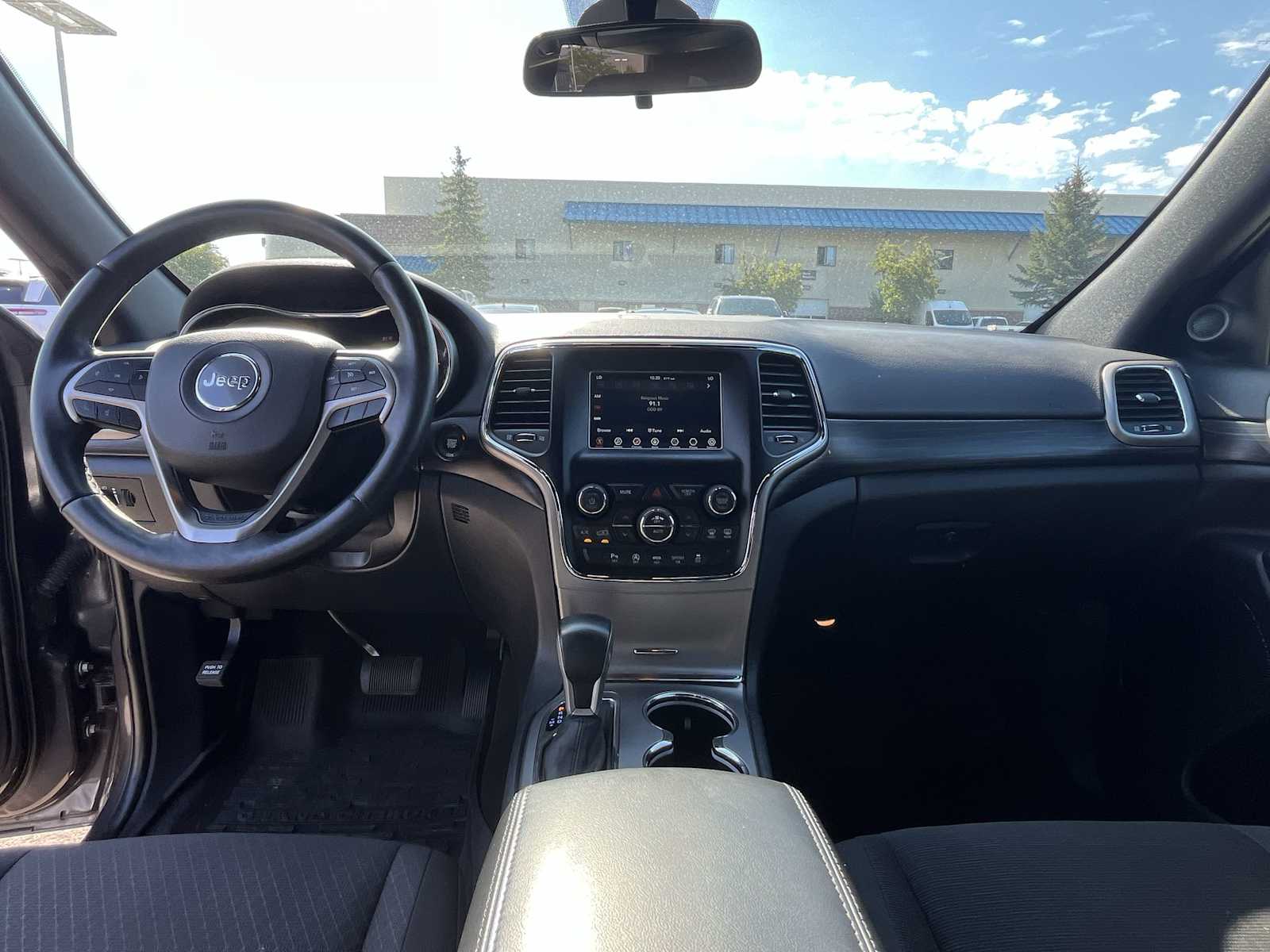 Thumbnail: 2020 Jeep Grand Cherokee - 10