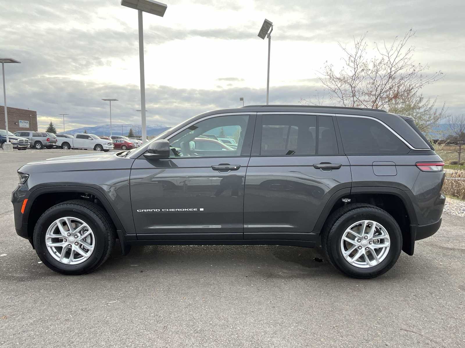 Thumbnail: 2025 Jeep Grand Cherokee - 3