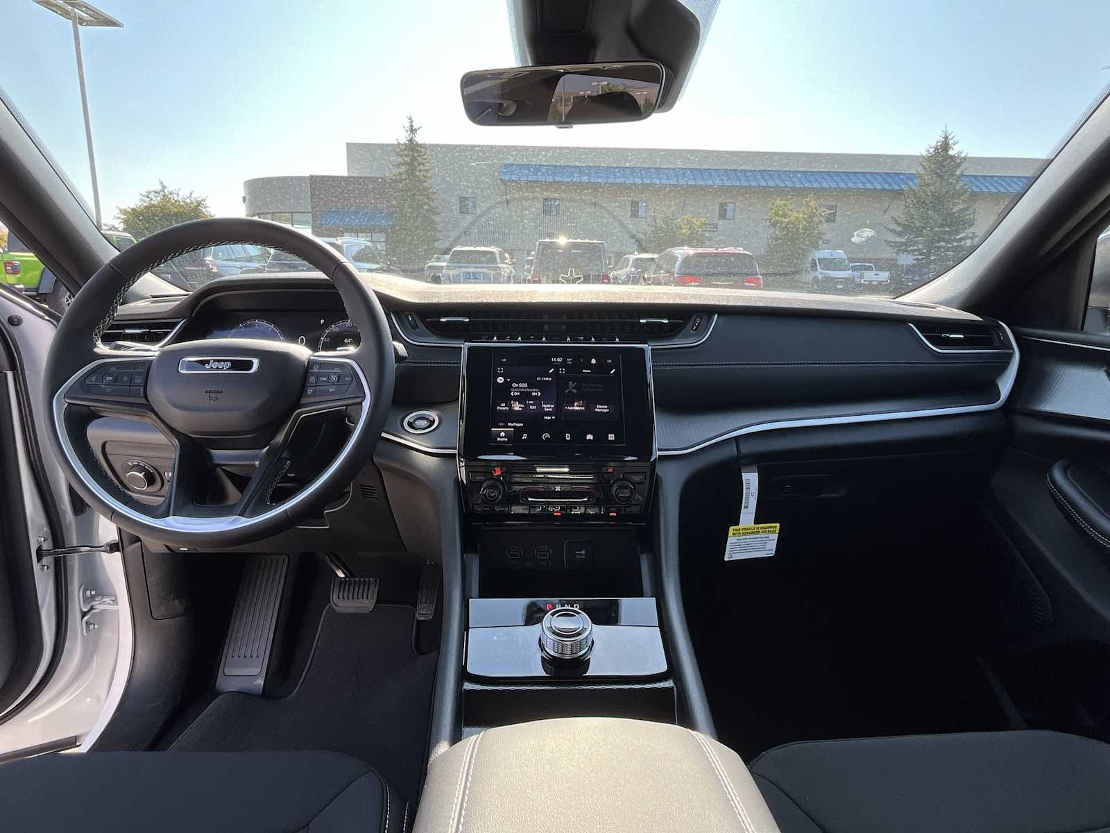 Thumbnail: 2025 Jeep Grand Cherokee - 10