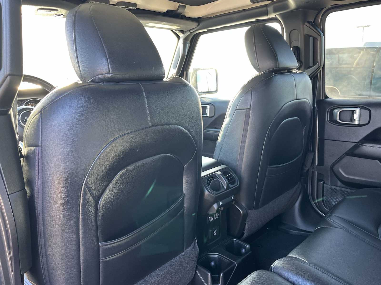 Thumbnail: 2018 Jeep Wrangler - 12