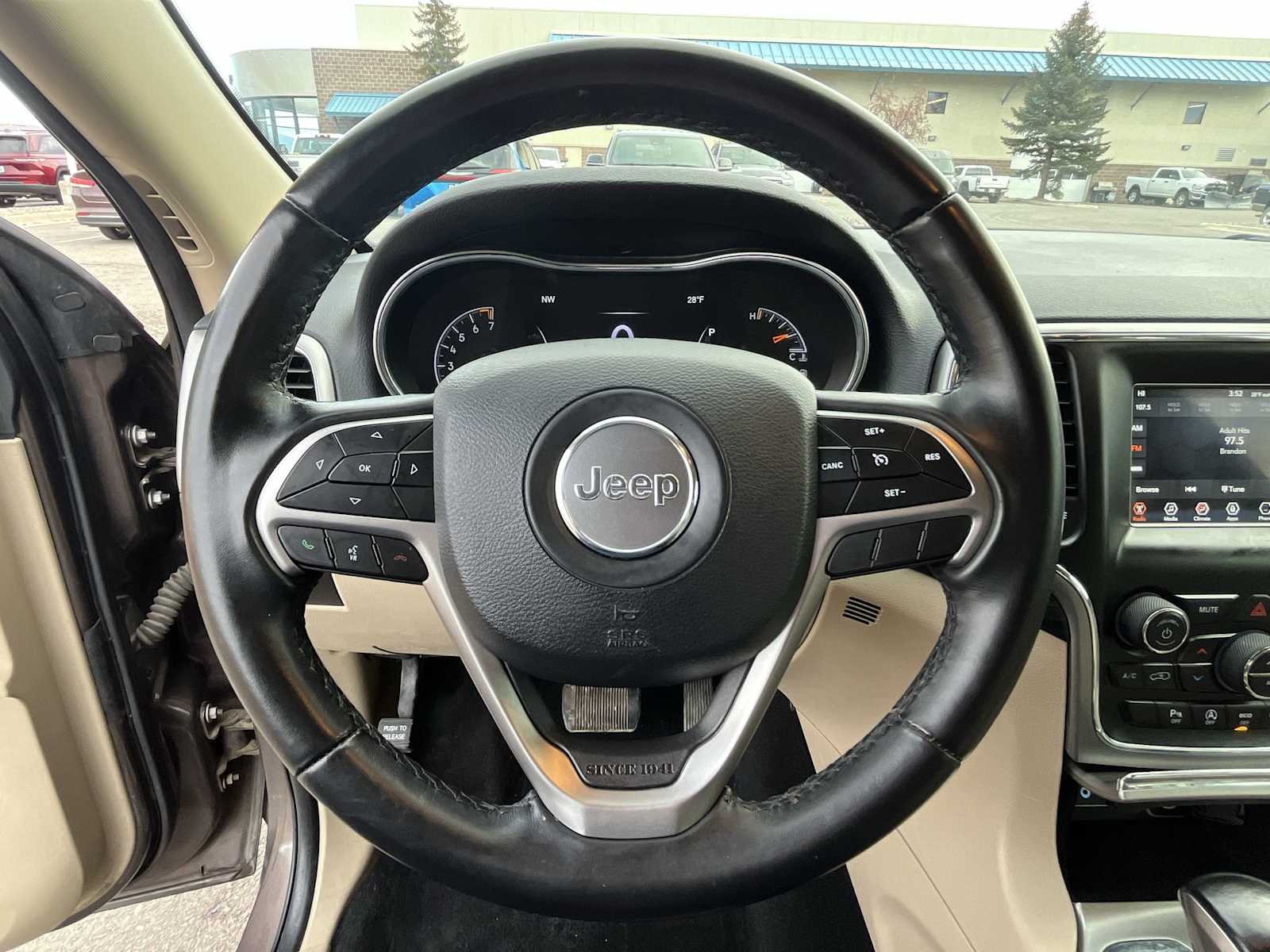 Thumbnail: 2020 Jeep Grand Cherokee - 15