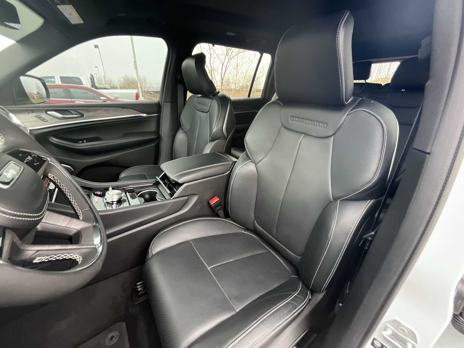 Thumbnail: 2025 Jeep Grand Cherokee L - 11