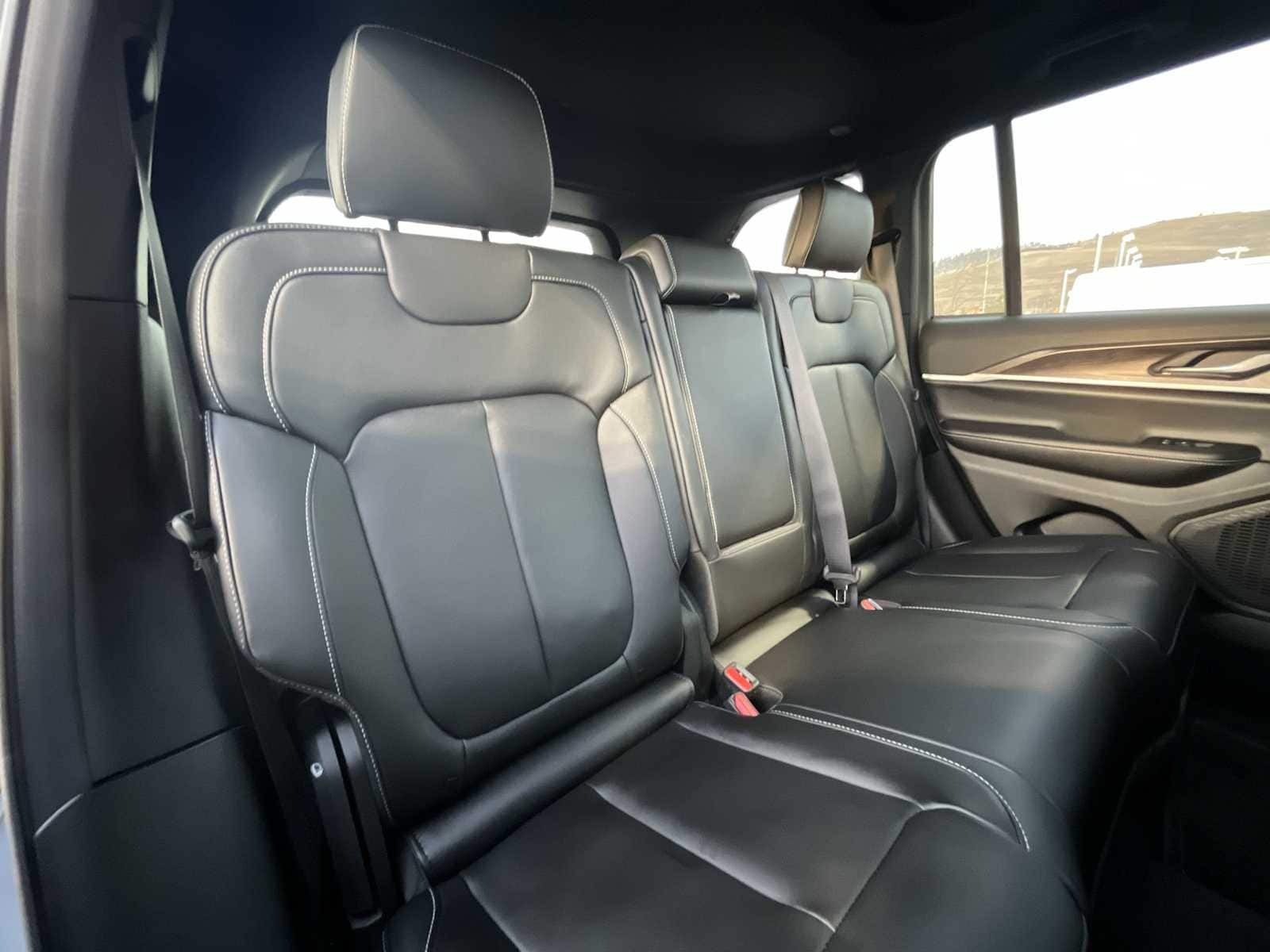 Thumbnail: 2025 Jeep Grand Cherokee - 13