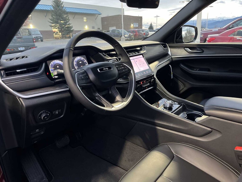 New 2025 Jeep Grand Cherokee L LIMITED 4X4 Sport Utility