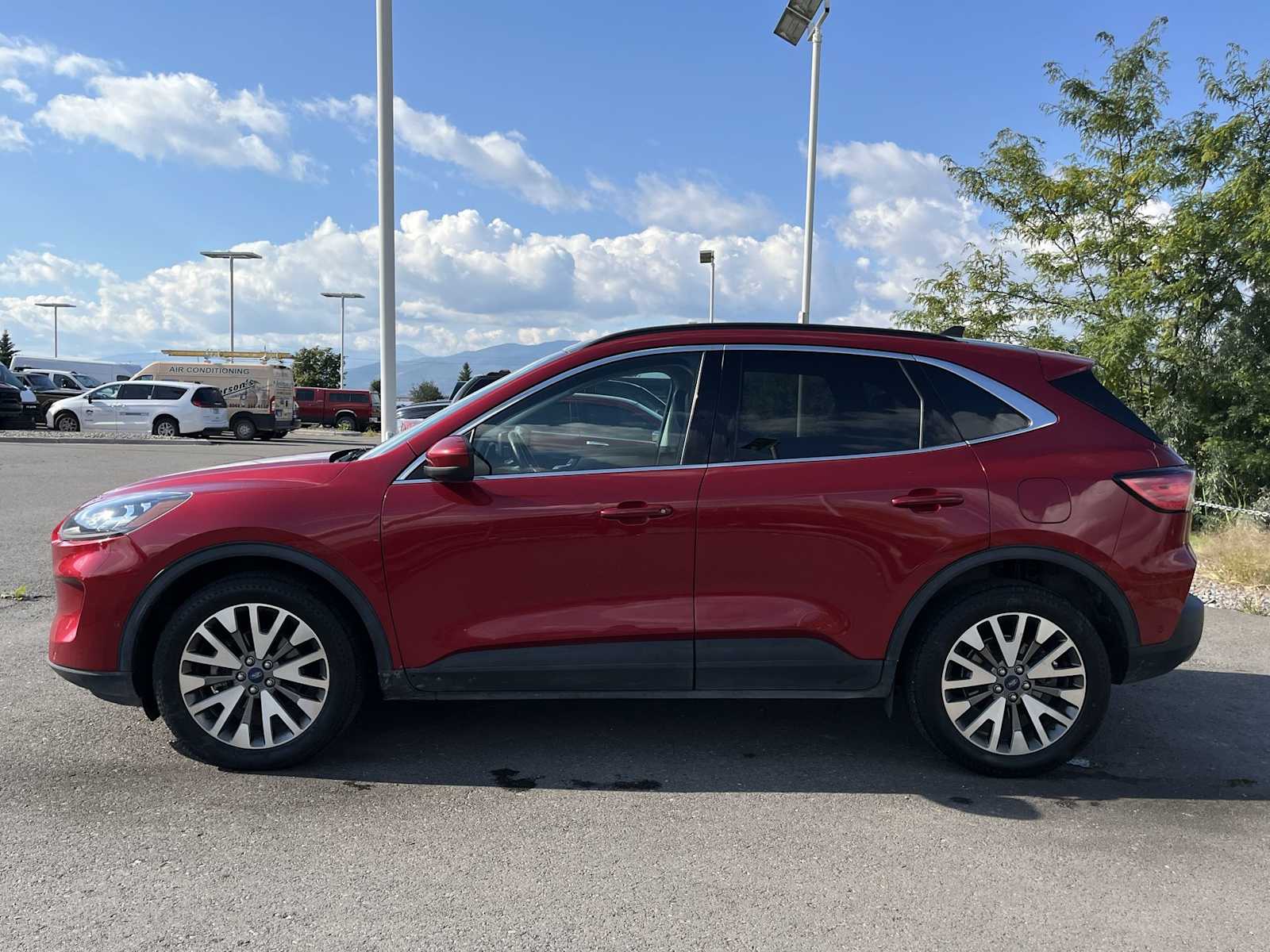 2021 Ford Escape Titanium photo 3