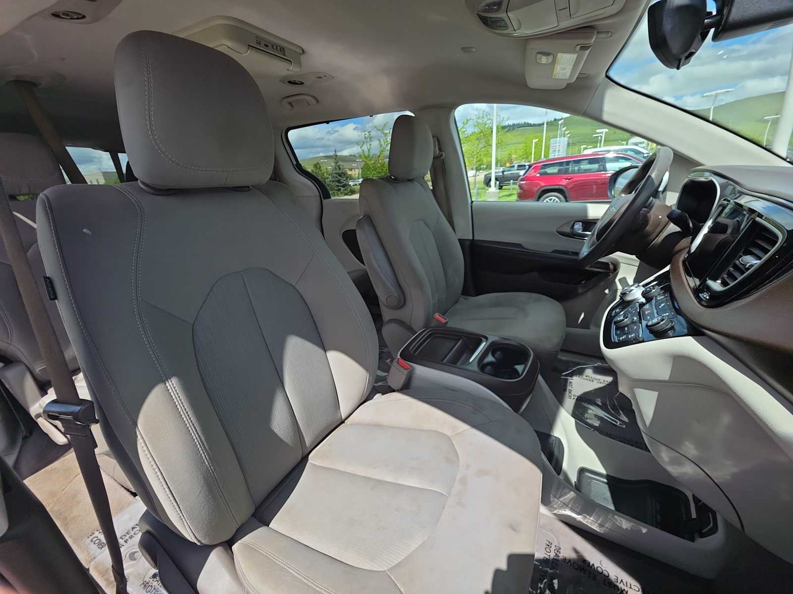 Thumbnail: 2017 Chrysler Pacifica - 14