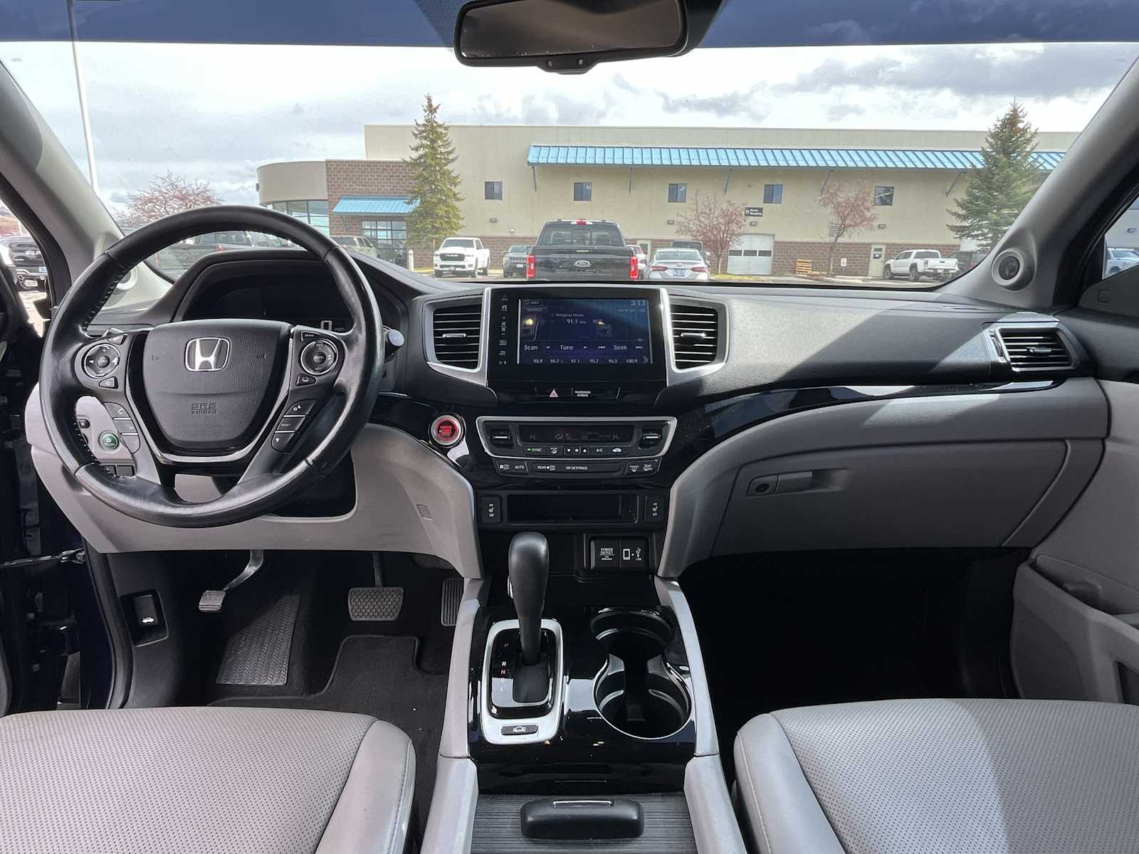 Thumbnail: 2017 Honda Ridgeline - 10