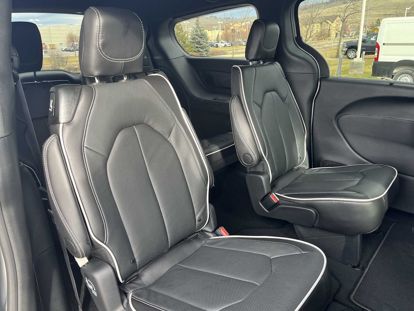 Thumbnail: 2026 Chrysler Pacifica - 13