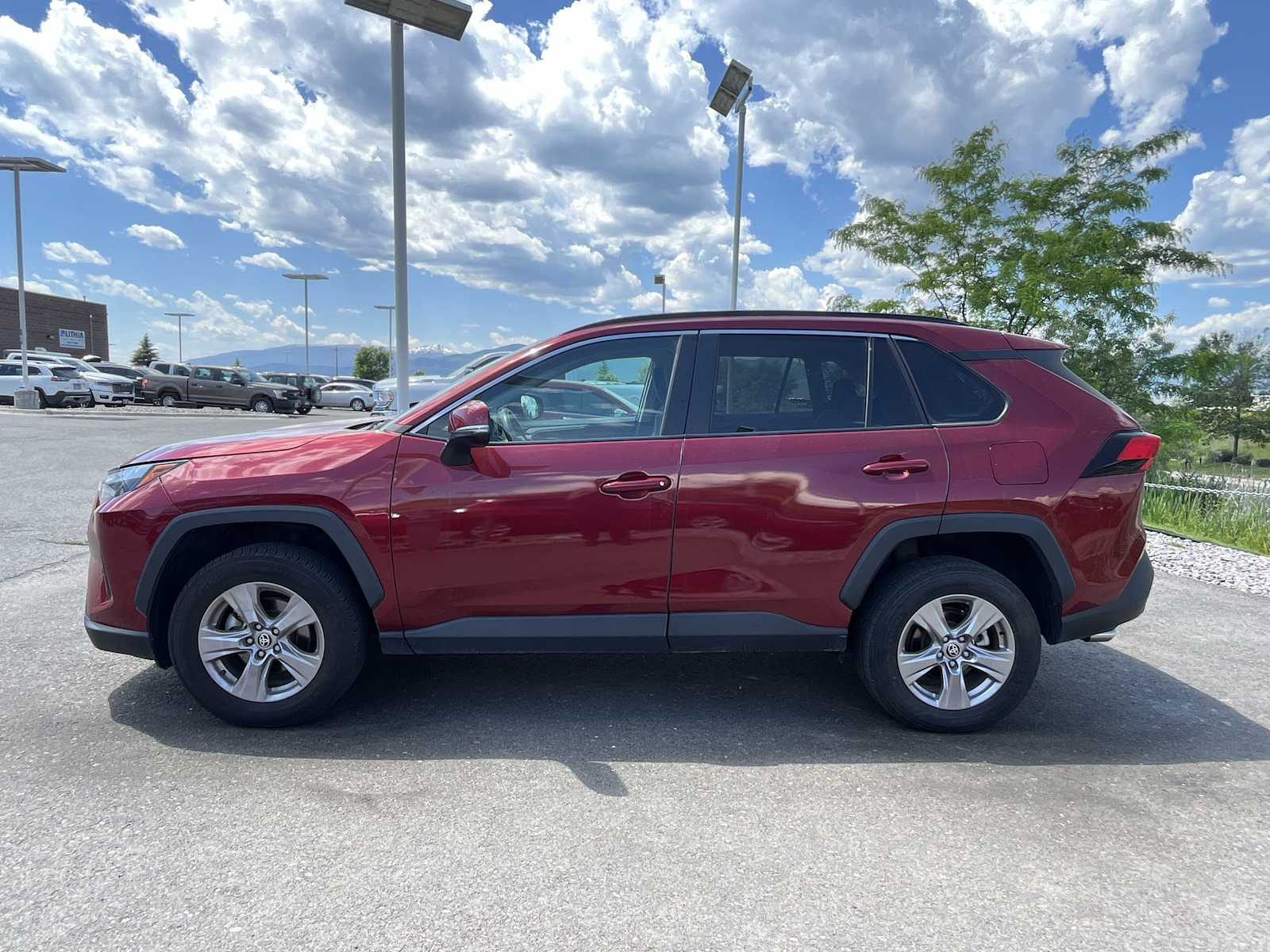 Thumbnail: 2022 Toyota RAV4 - 3