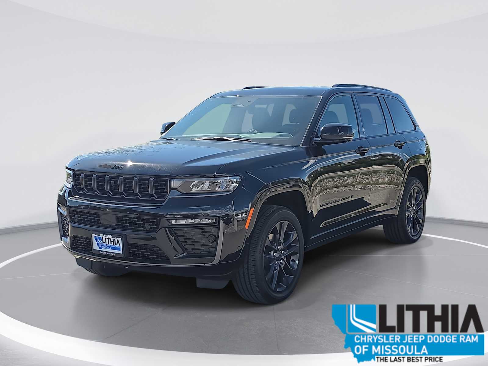 2026 Jeep Grand Cherokee Limited Reserve 4x4's photo