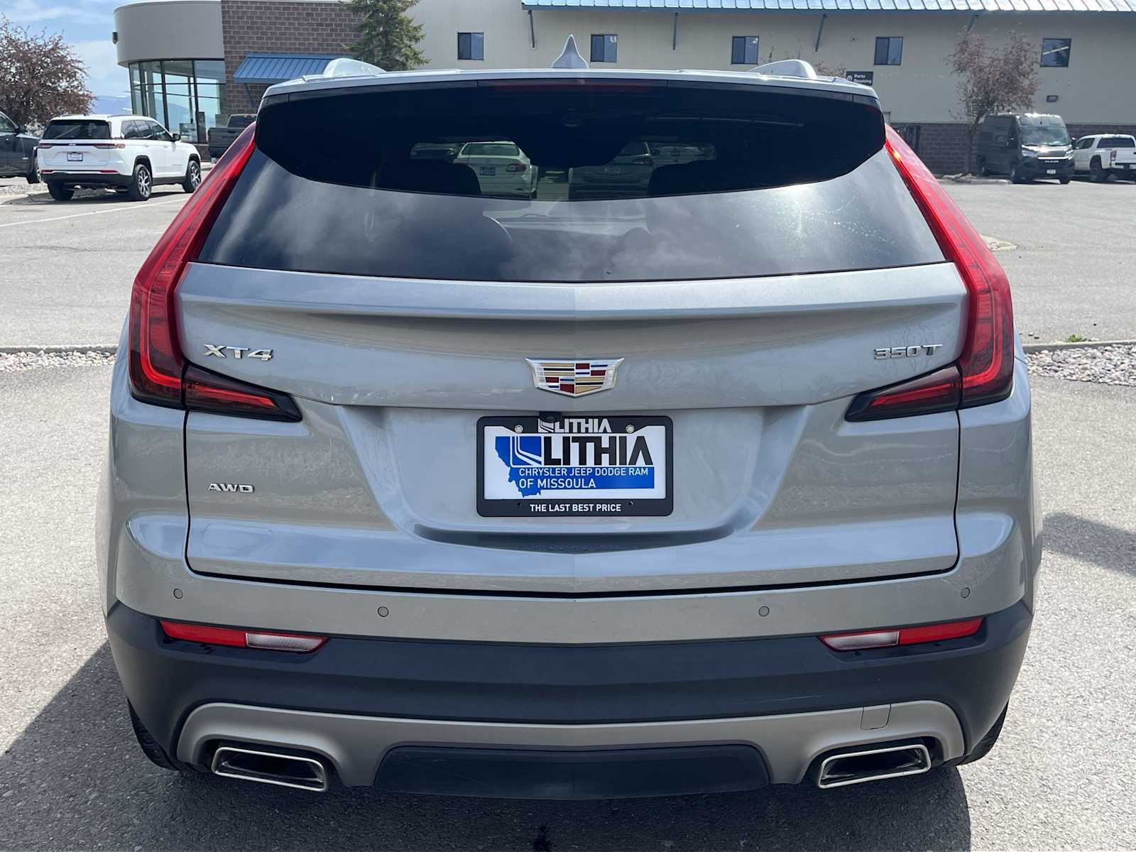 Thumbnail: 2023 Cadillac XT4 - 4