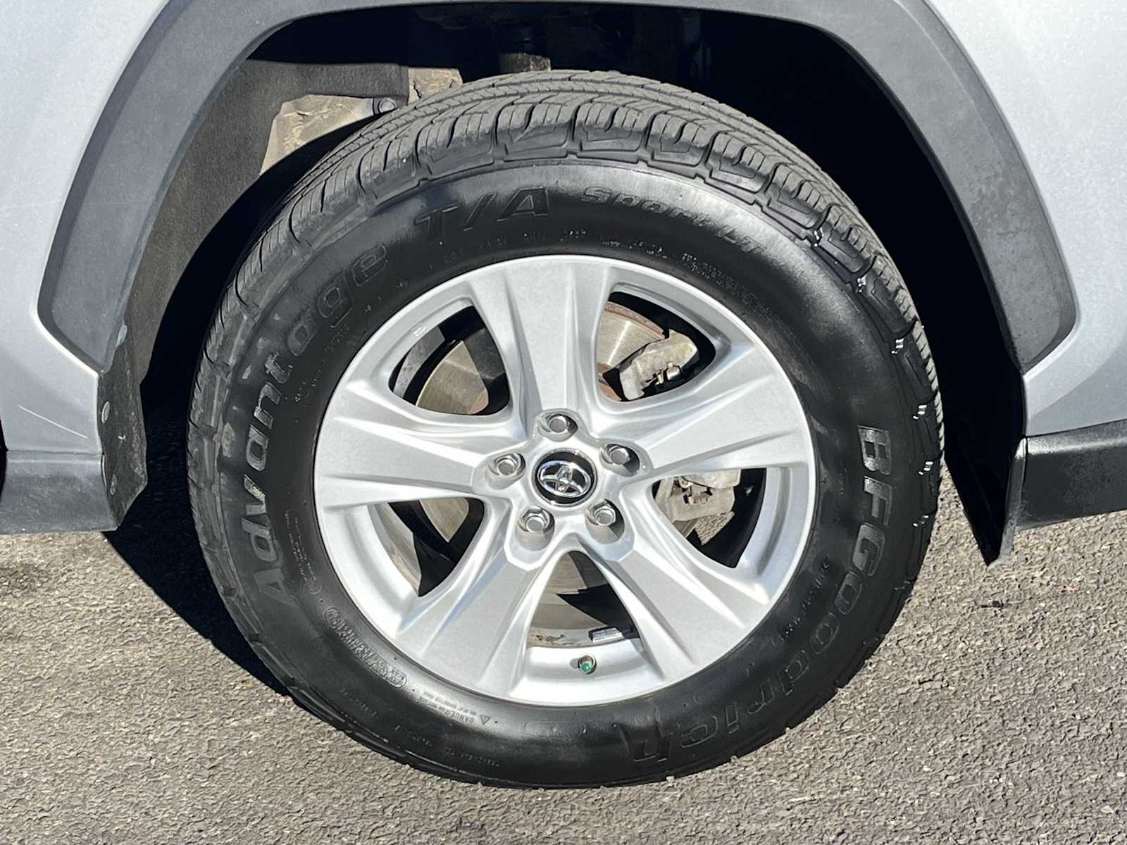 Thumbnail: 2021 Toyota RAV4 - 8