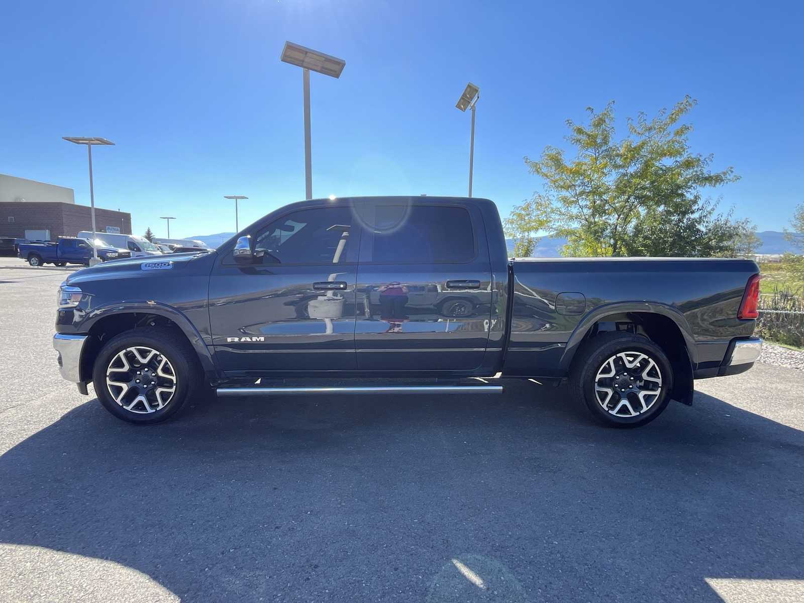 2025 Ram 1500 Laramie photo 3
