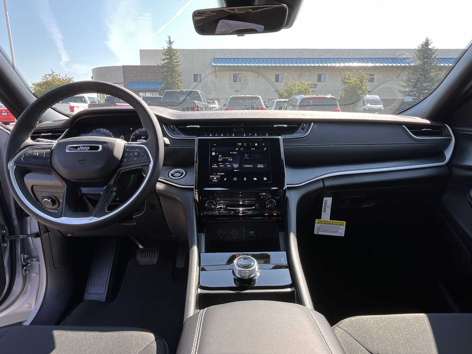 Thumbnail: 2025 Jeep Grand Cherokee - 10