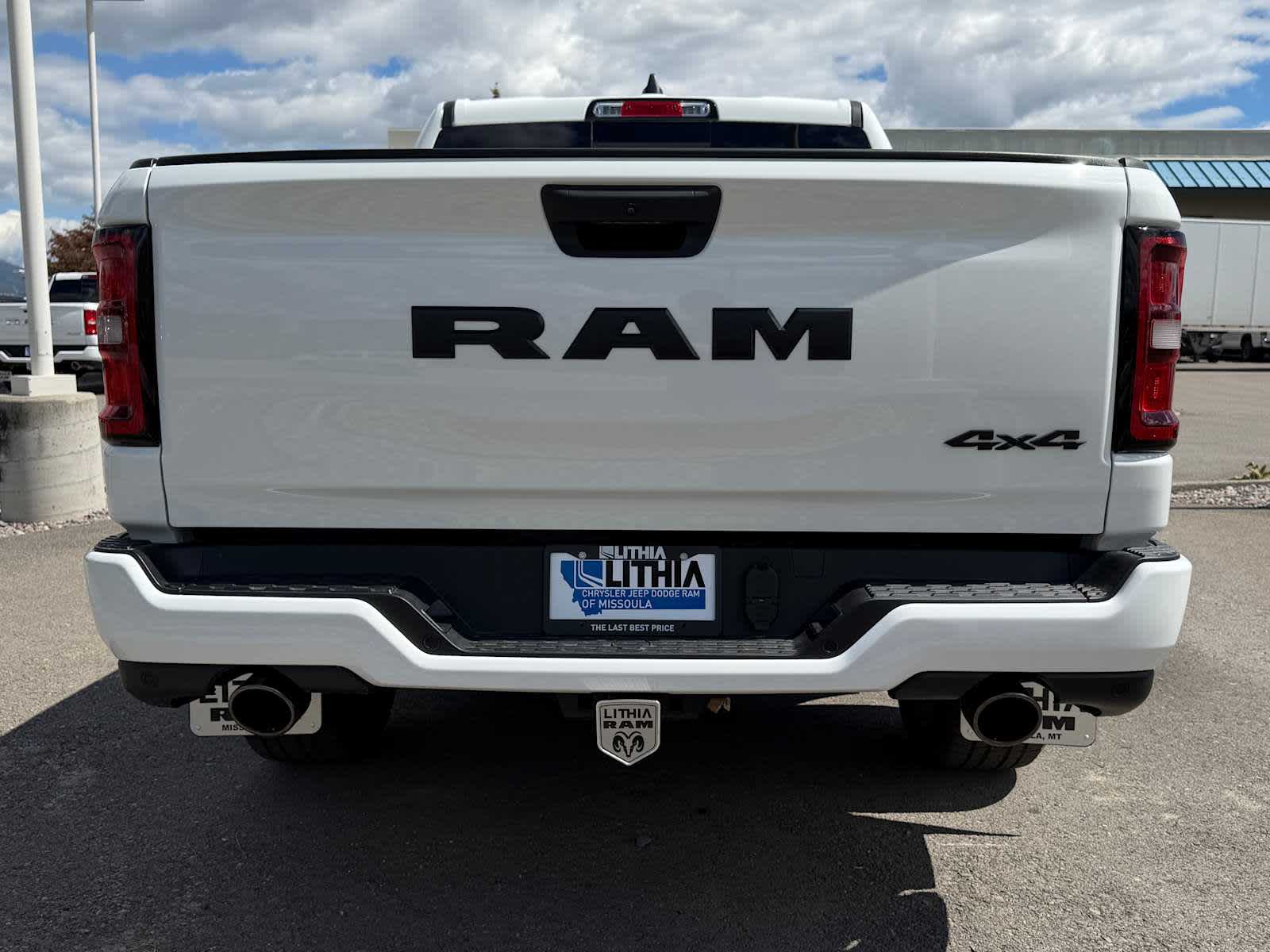 Thumbnail: 2026 RAM 1500 - 9
