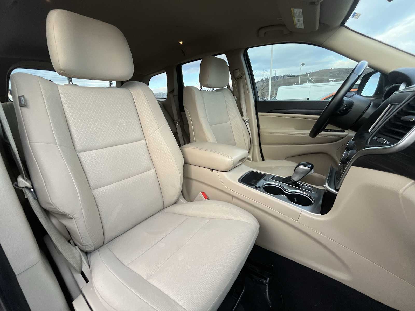 Thumbnail: 2020 Jeep Grand Cherokee - 14