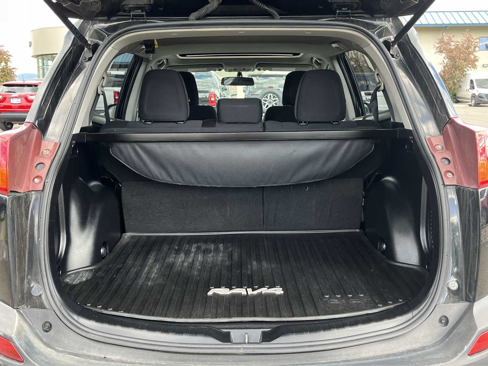 Thumbnail: 2015 Toyota RAV4 - 19