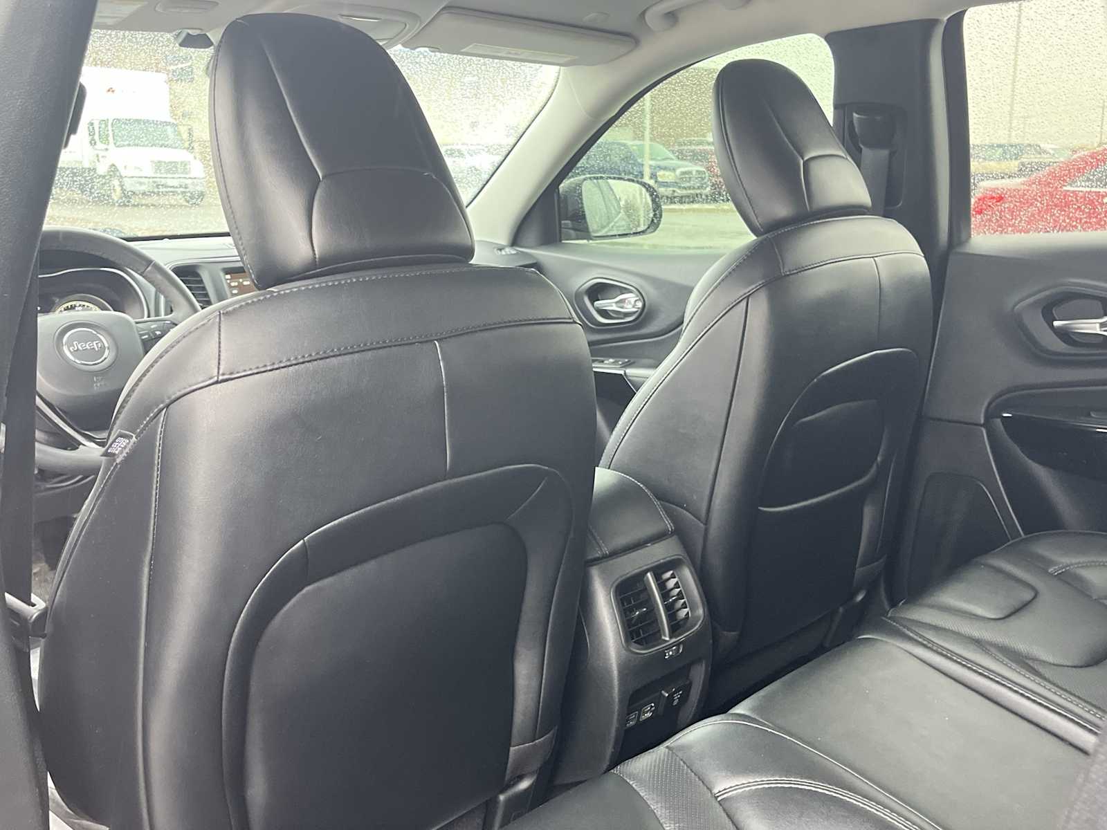 Thumbnail: 2023 Jeep Cherokee - 12