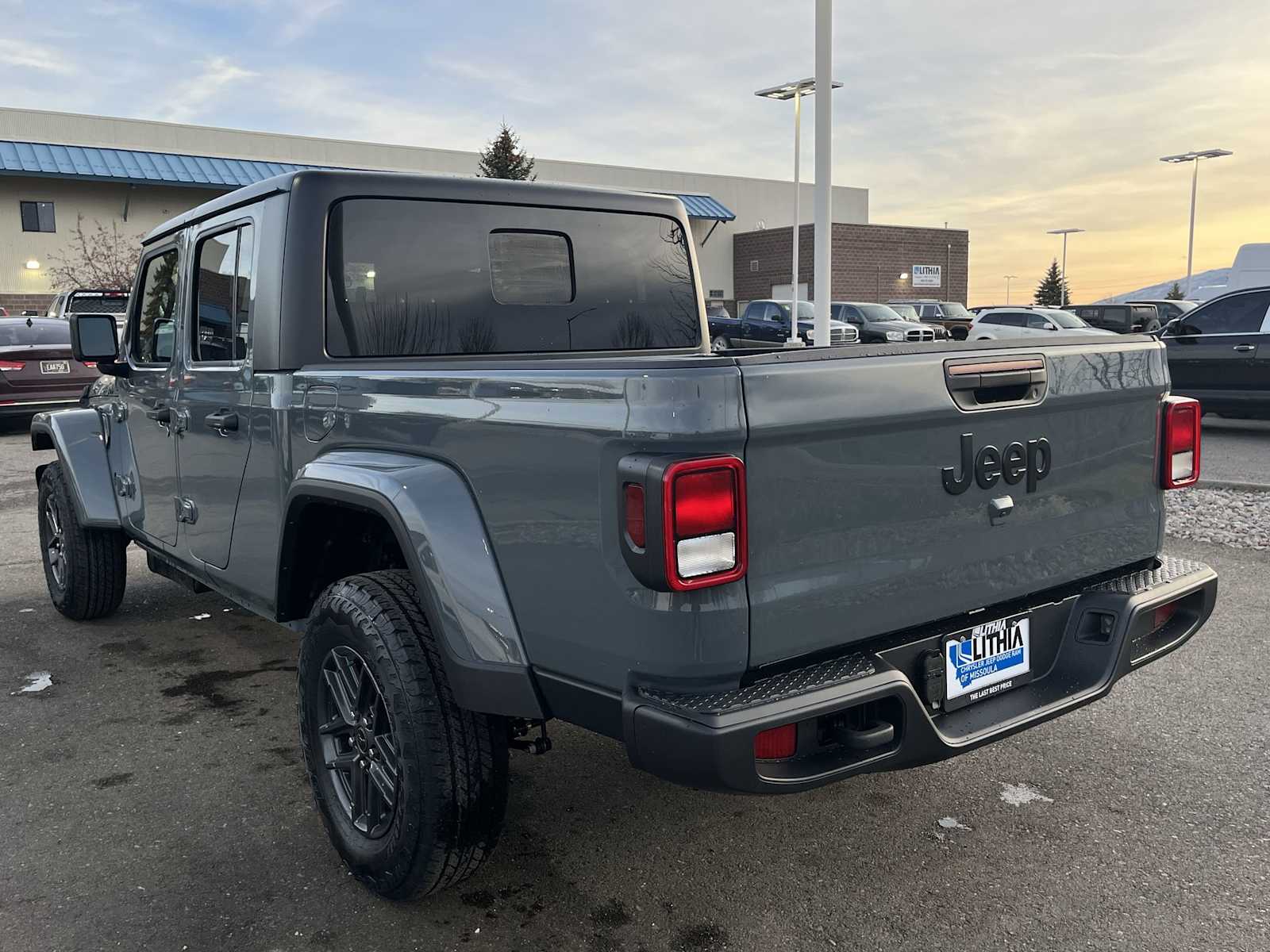 Thumbnail: 2026 Jeep Gladiator - 4