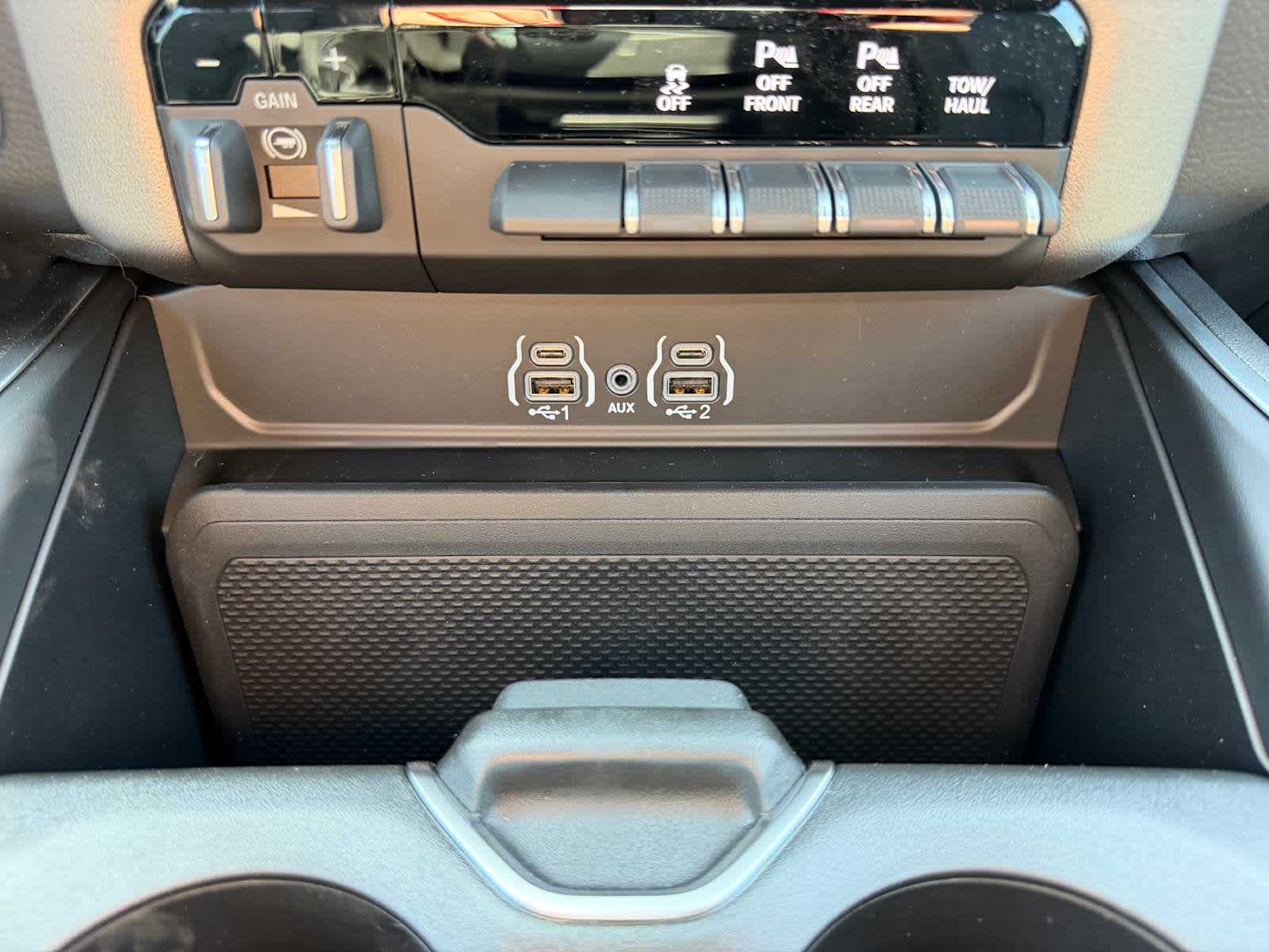 Thumbnail: 2026 RAM 1500 - 15