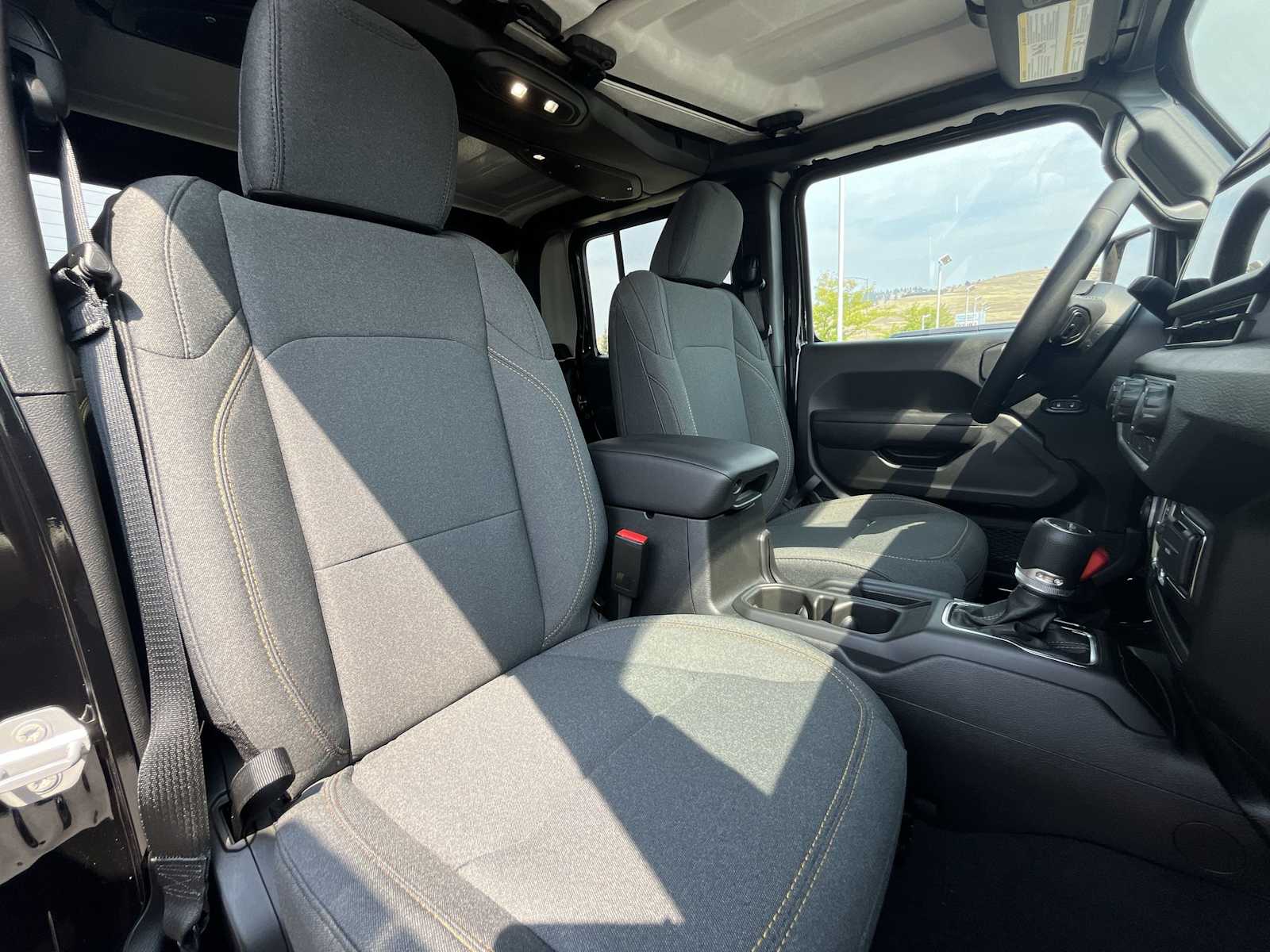 Thumbnail: 2025 Jeep Gladiator - 14