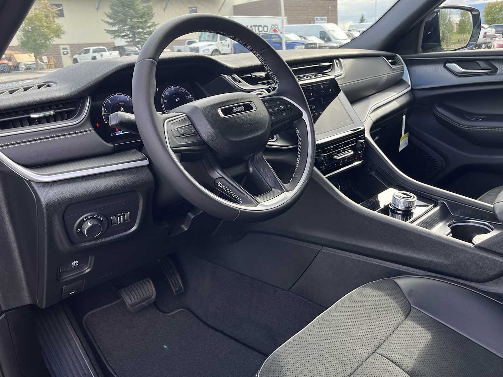 Thumbnail: 2025 Jeep Grand Cherokee - 2