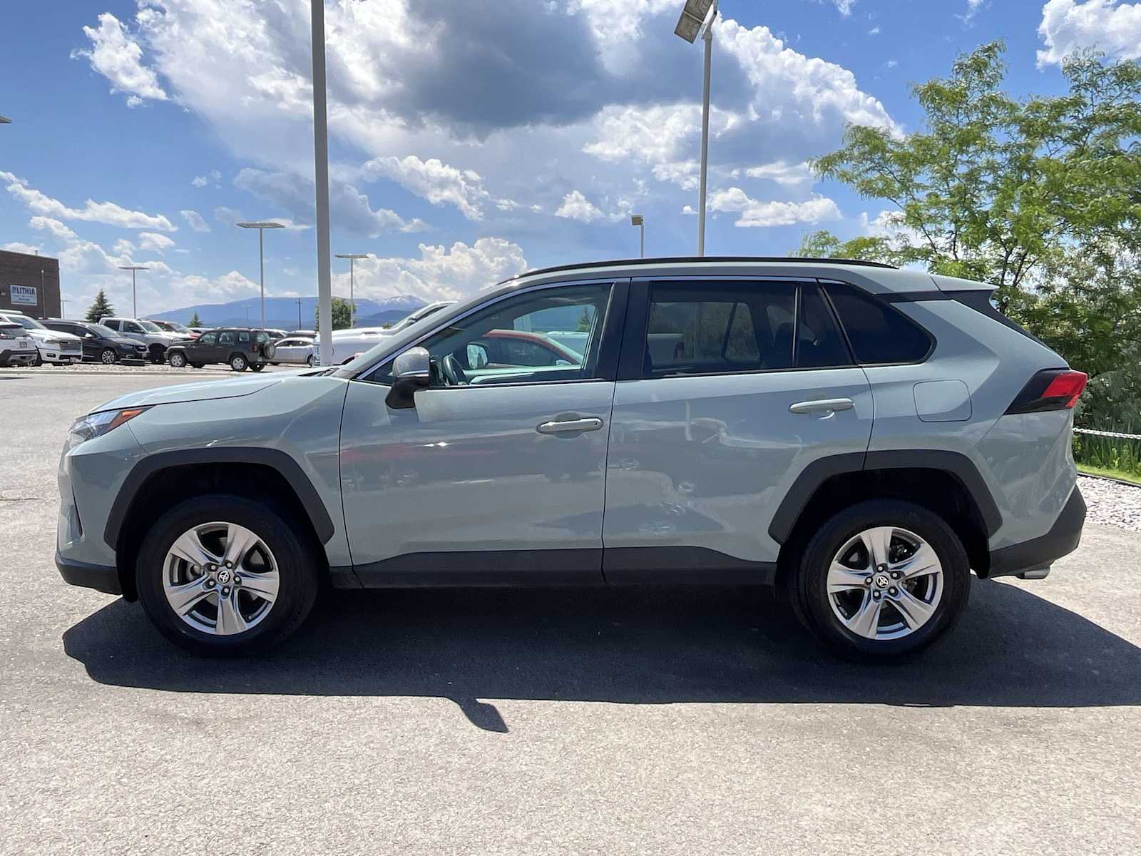 Thumbnail: 2022 Toyota RAV4 - 3
