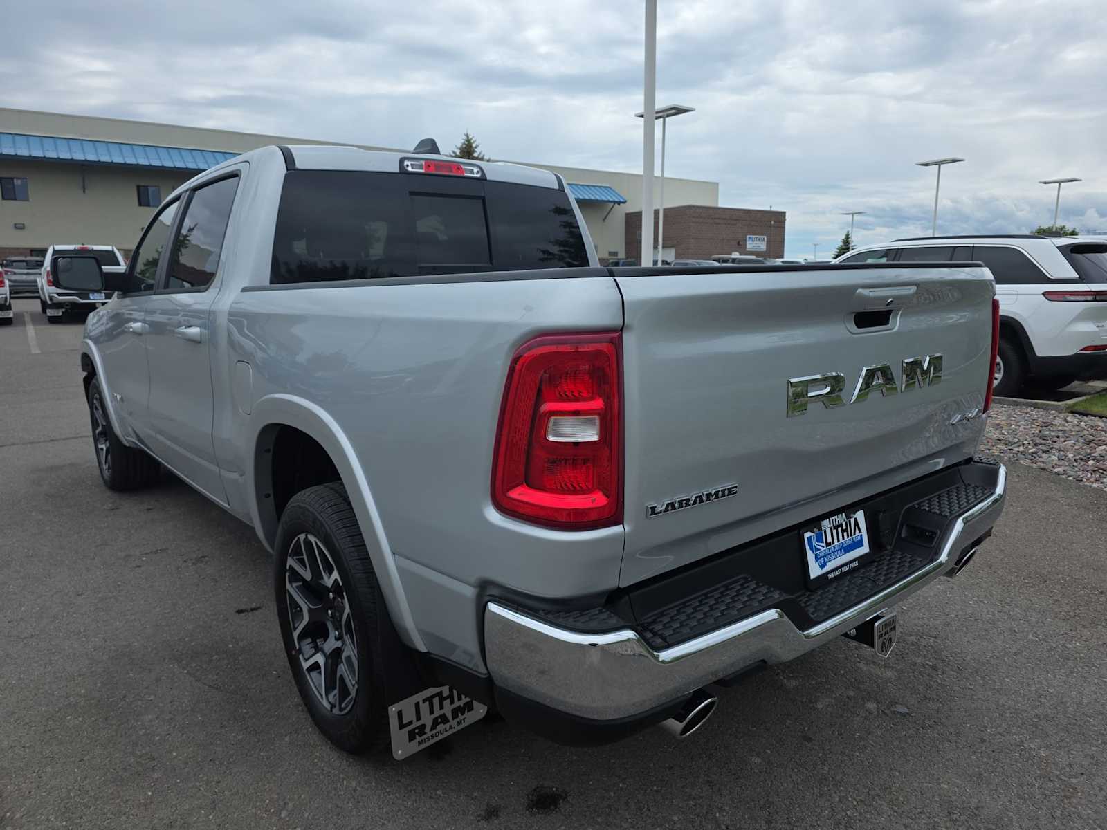 Thumbnail: 2026 RAM 1500 - 4