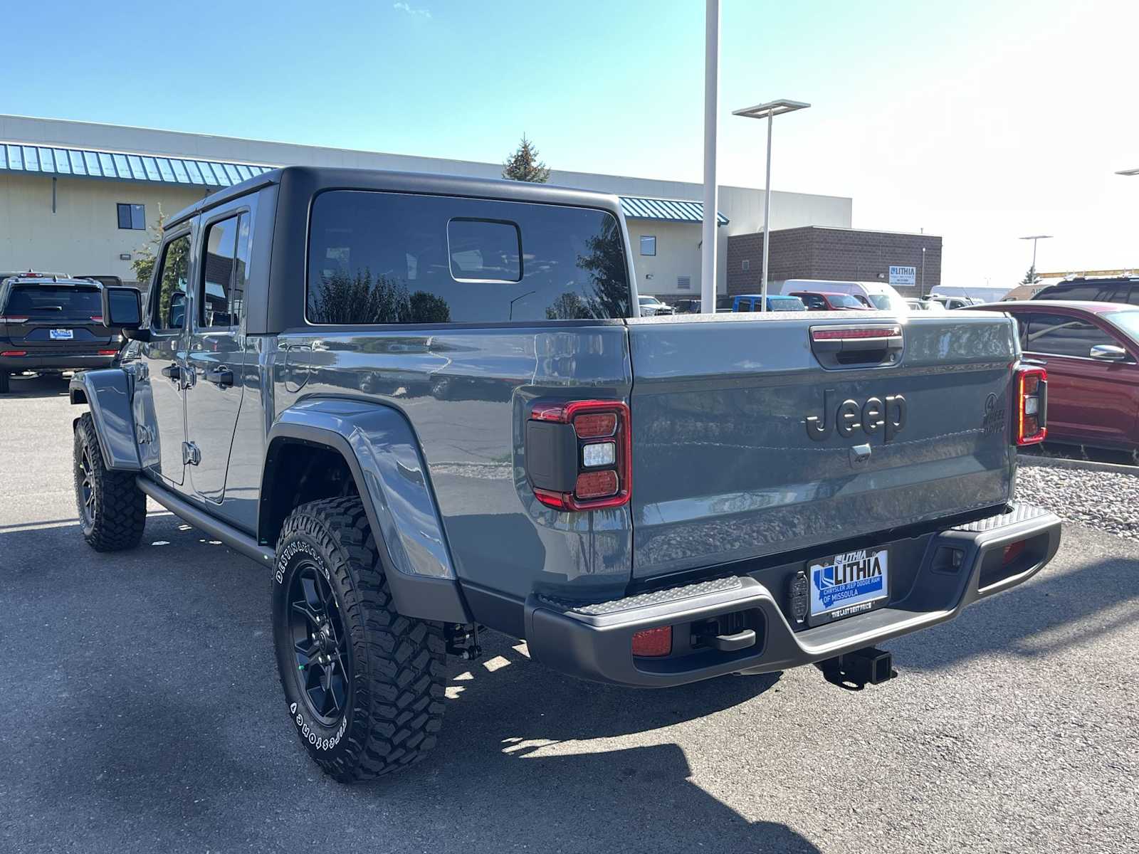 Thumbnail: 2025 Jeep Gladiator - 4
