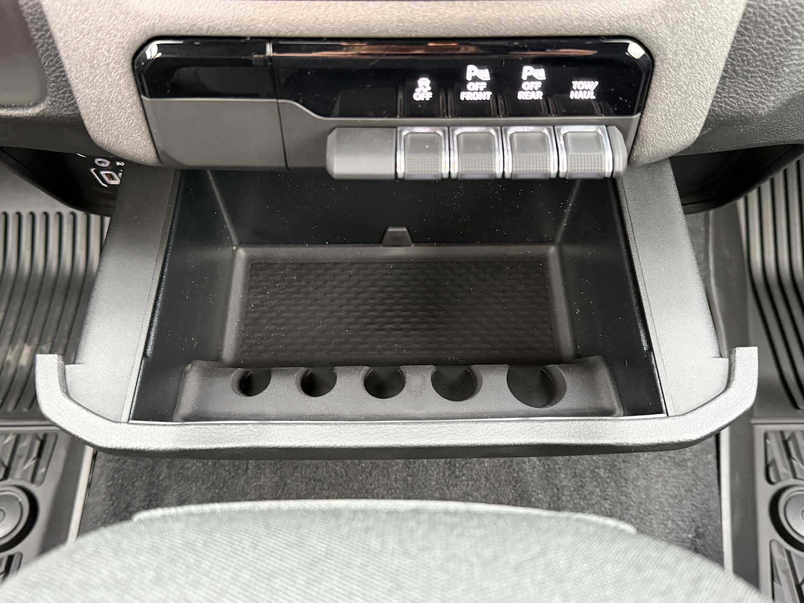 Thumbnail: 2025 RAM 1500 - 17