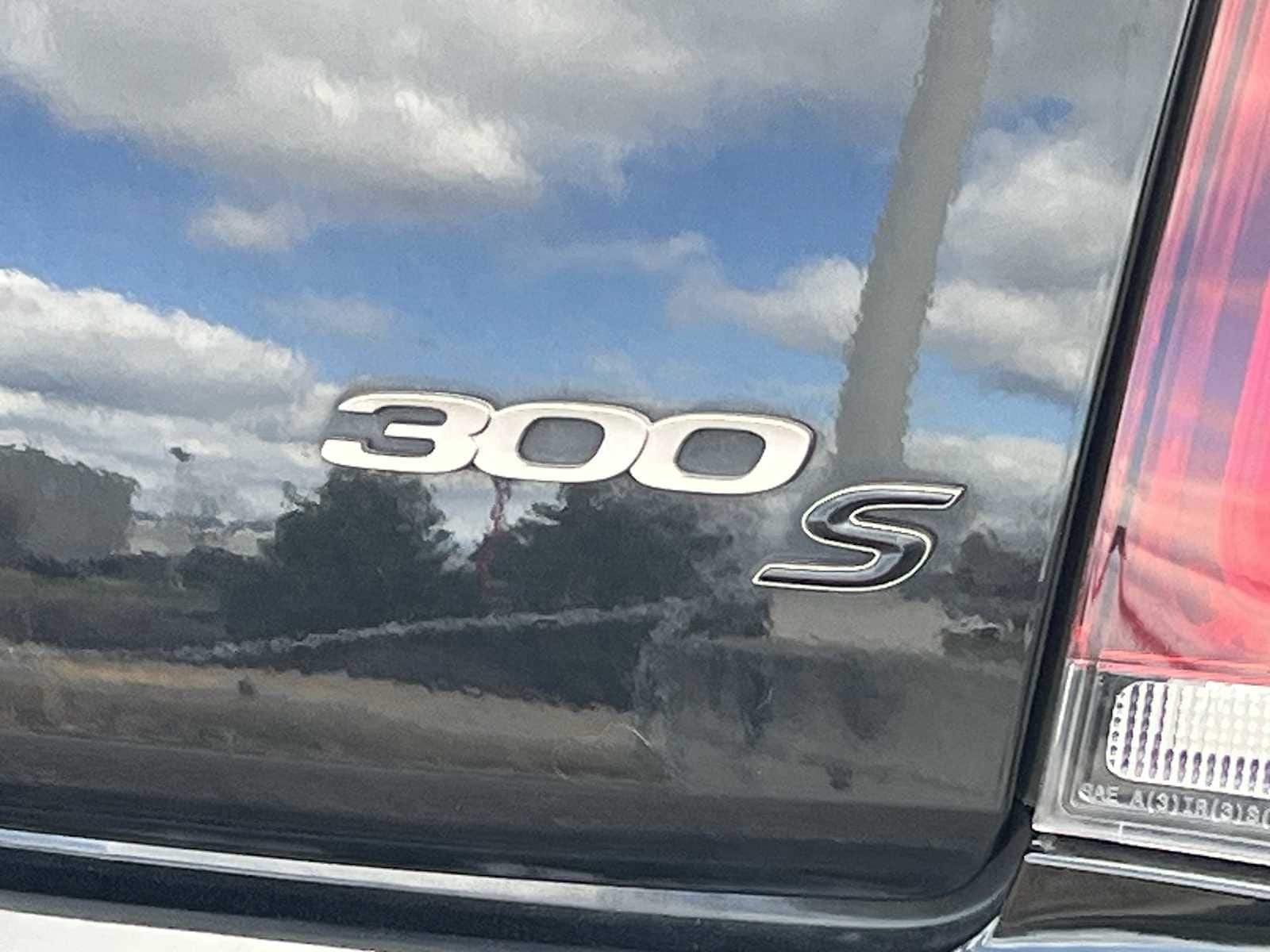 Thumbnail: 2017 Chrysler 300 - 7