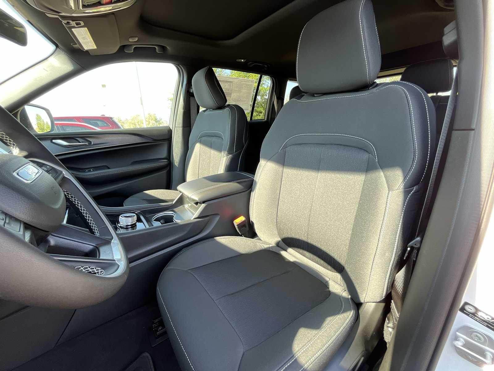 Thumbnail: 2025 Jeep Grand Cherokee - 11