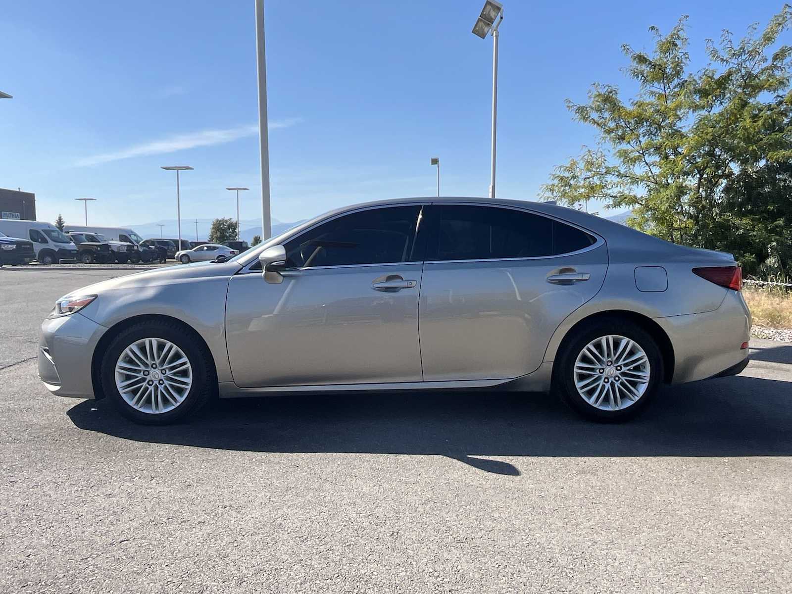 2017 Lexus ES 350 photo 3