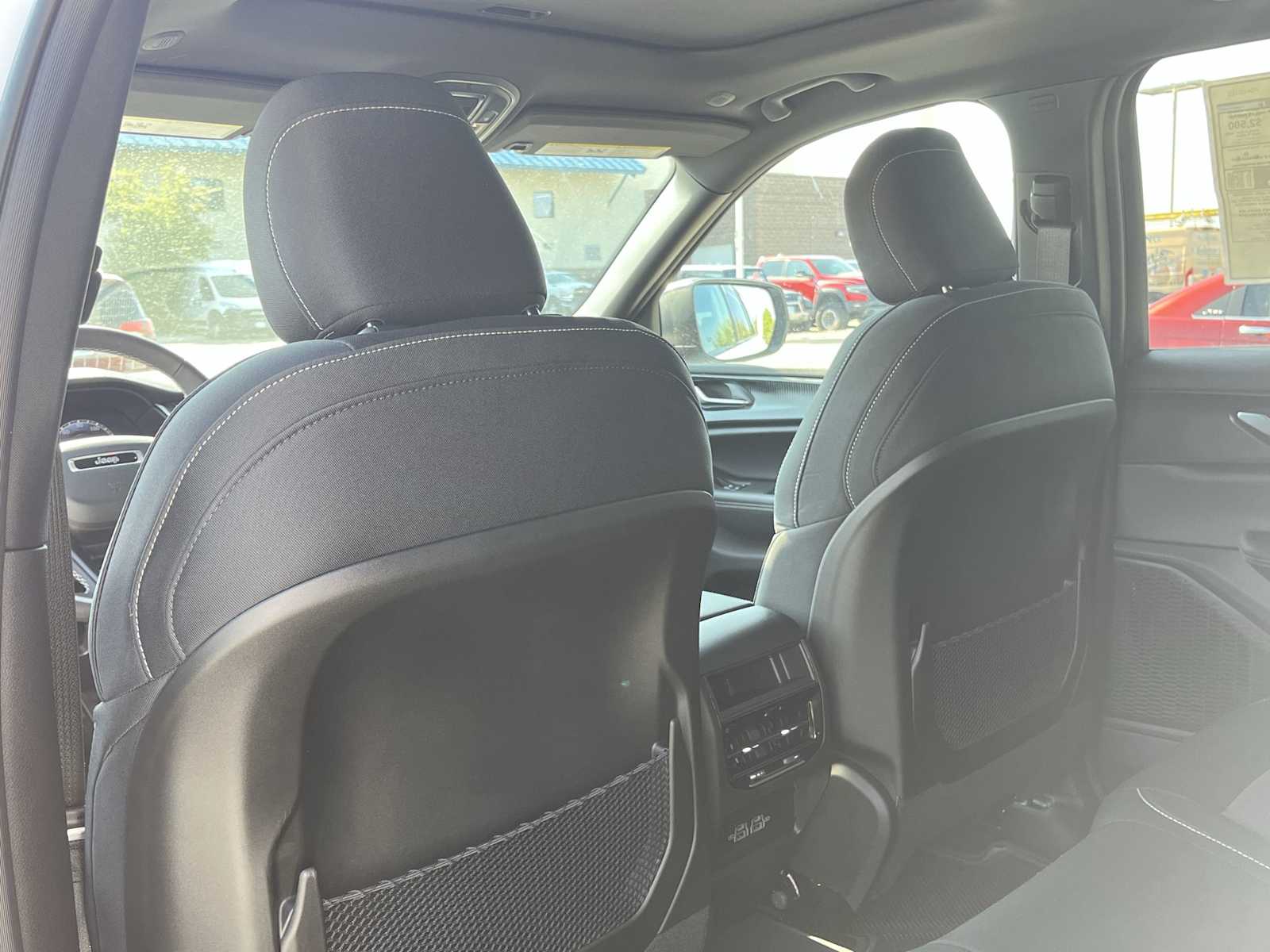 Thumbnail: 2025 Jeep Grand Cherokee - 12