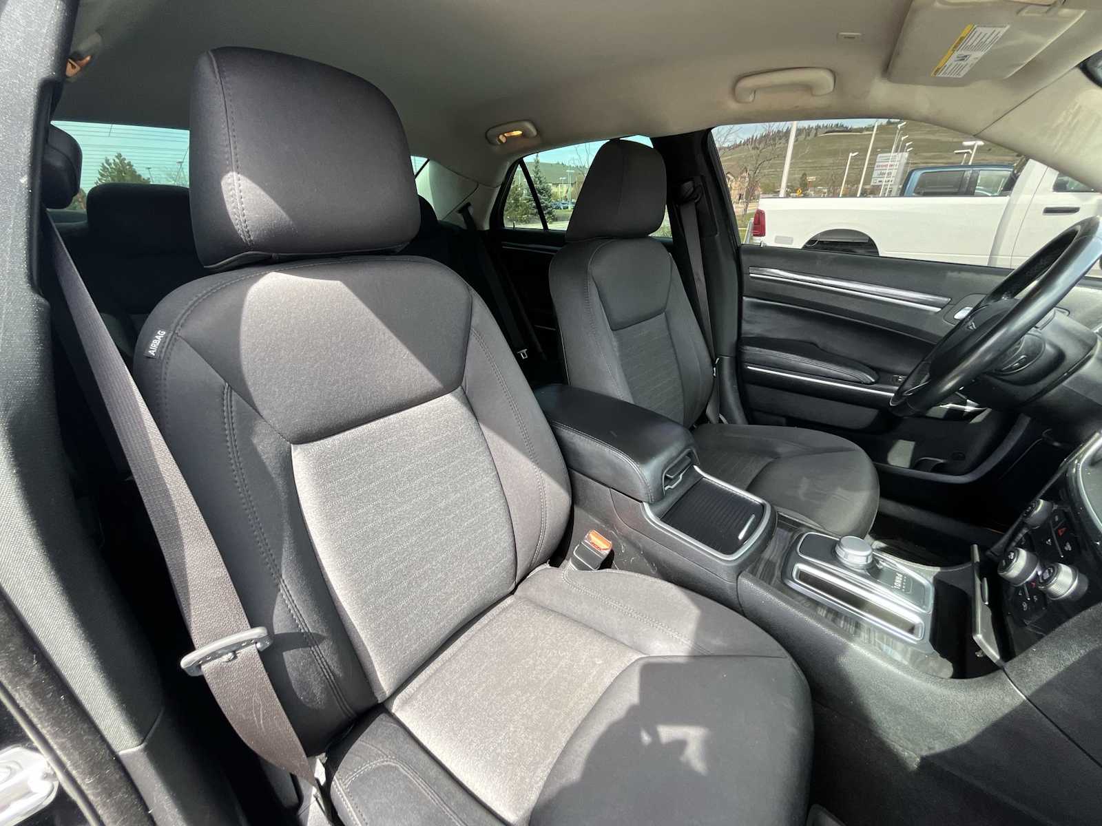 Thumbnail: 2019 Chrysler 300 - 14