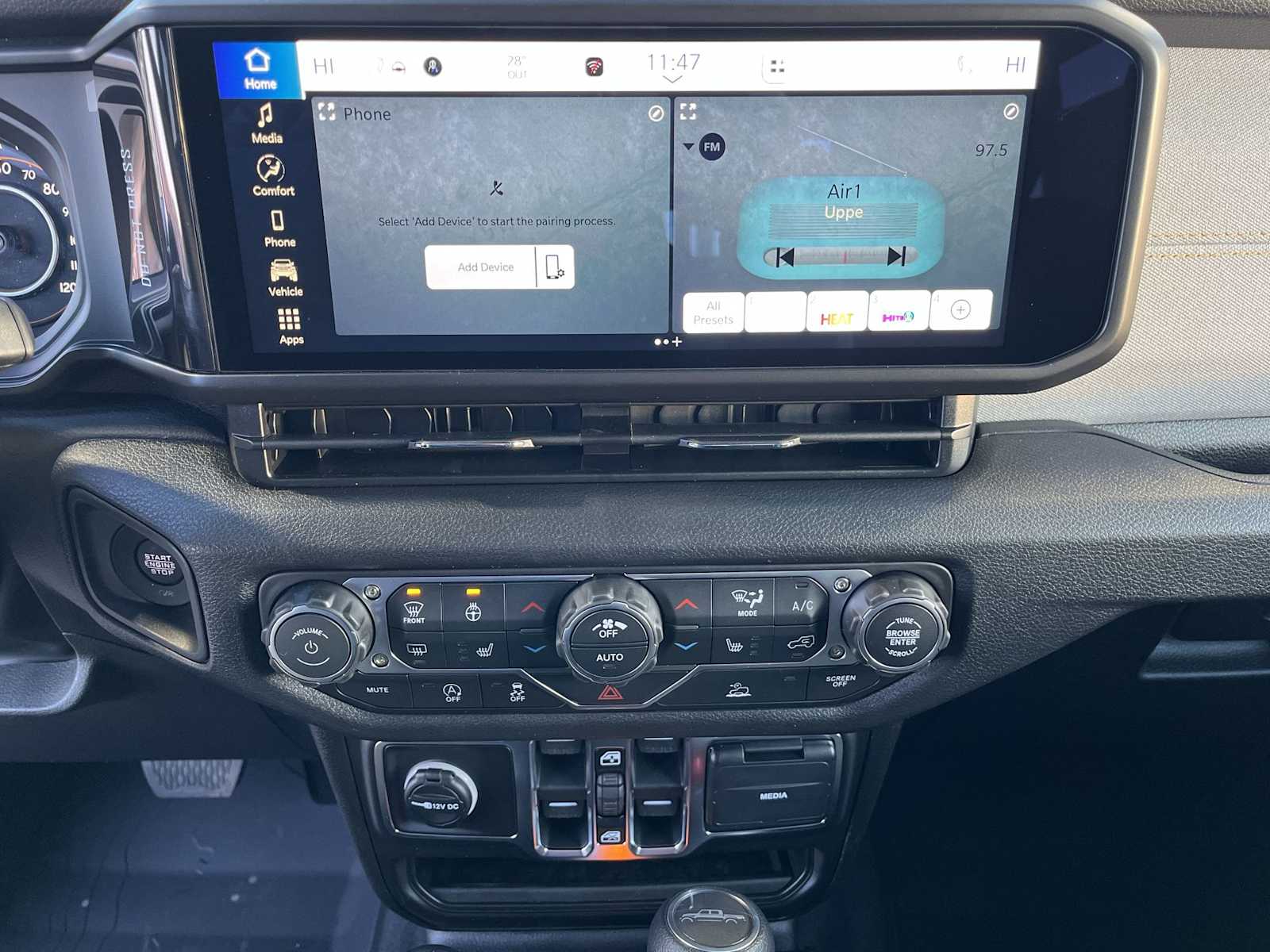 Thumbnail: 2026 Jeep Gladiator - 16