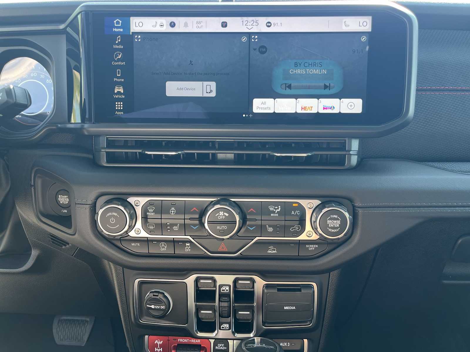 Thumbnail: 2025 Jeep Gladiator - 16