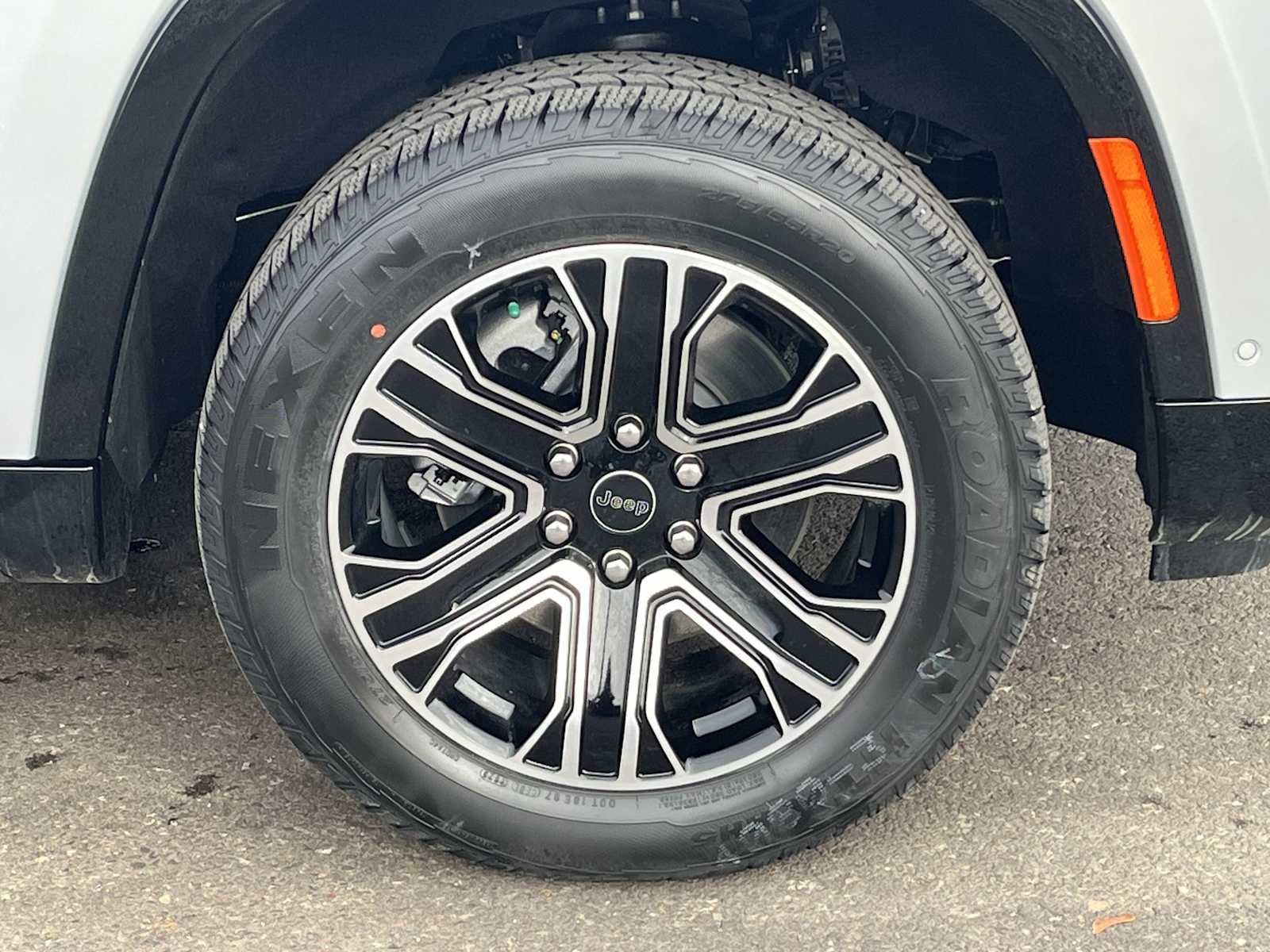 Thumbnail: 2026 Jeep Grand Wagoneer - 8