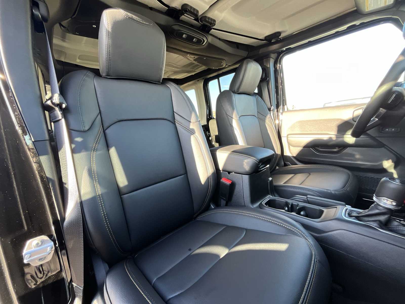 Thumbnail: 2026 Jeep Wrangler - 14