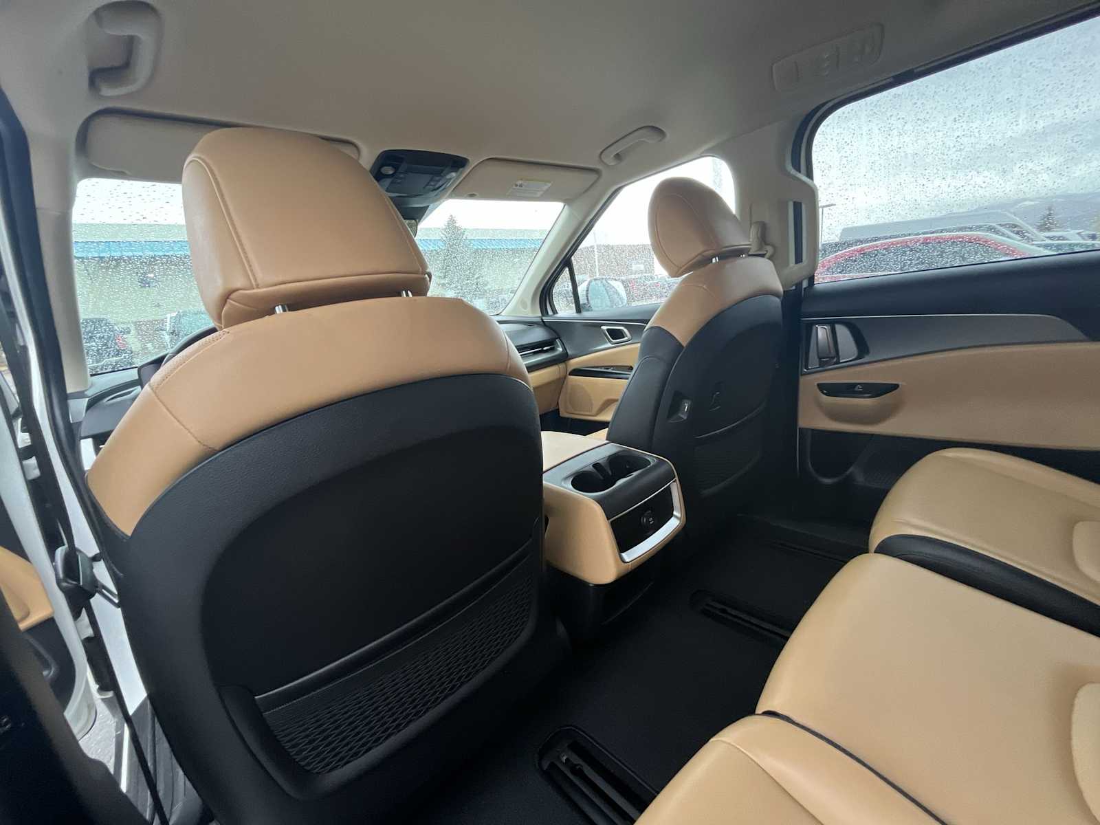 Thumbnail: 2022 Kia Carnival - 12