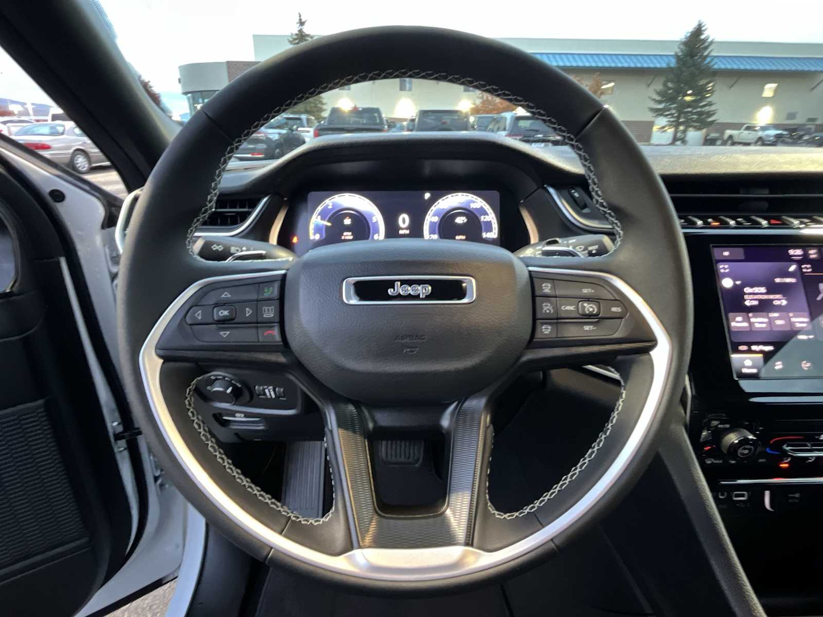 Thumbnail: 2025 Jeep Grand Cherokee - 15