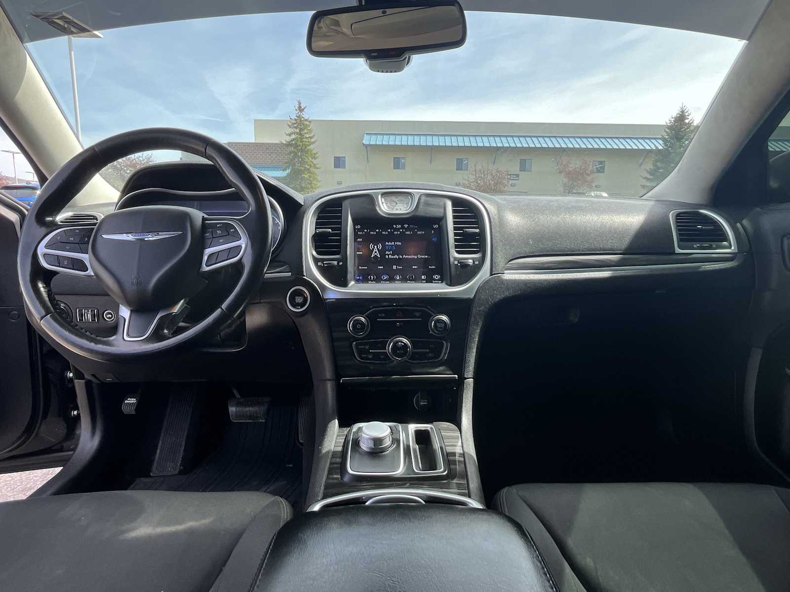 Thumbnail: 2019 Chrysler 300 - 10