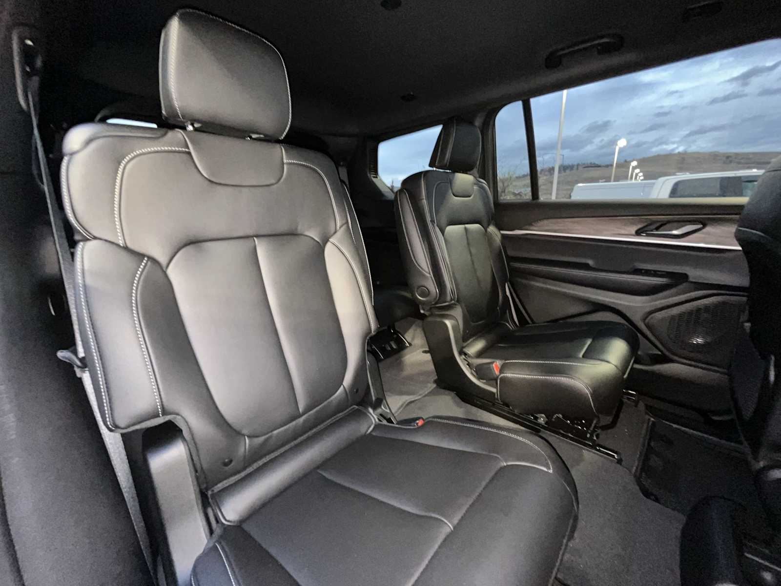 Thumbnail: 2025 Jeep Grand Cherokee - 13