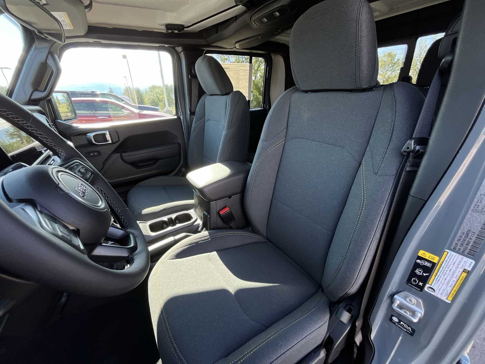 Thumbnail: 2025 Jeep Gladiator - 11