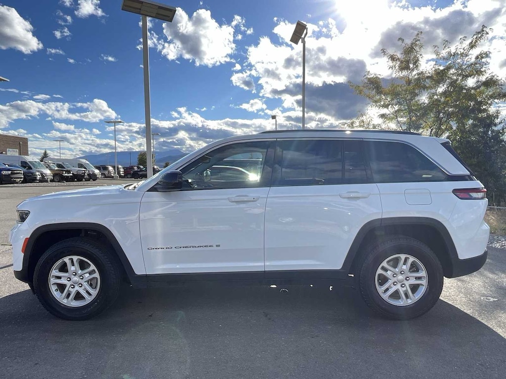 Used 2023 Jeep Grand Cherokee Laredo SUV